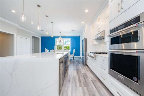 Villa ou maison à vendre à Tampa, Floride: 4 chambres, 311.41 m2 № 2111766 - photo 10