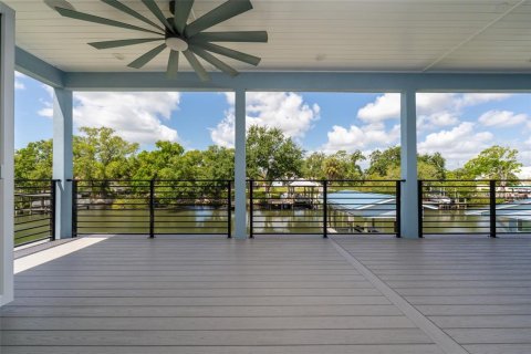 Villa ou maison à vendre à Tampa, Floride: 4 chambres, 311.41 m2 № 2111766 - photo 15
