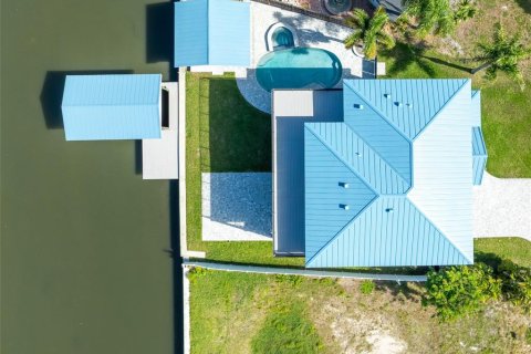 Villa ou maison à vendre à Tampa, Floride: 4 chambres, 311.41 m2 № 2111766 - photo 4