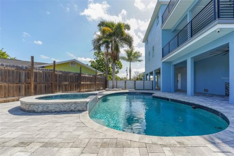 Villa ou maison à vendre à Tampa, Floride: 4 chambres, 311.41 m2 № 2111766 - photo 5