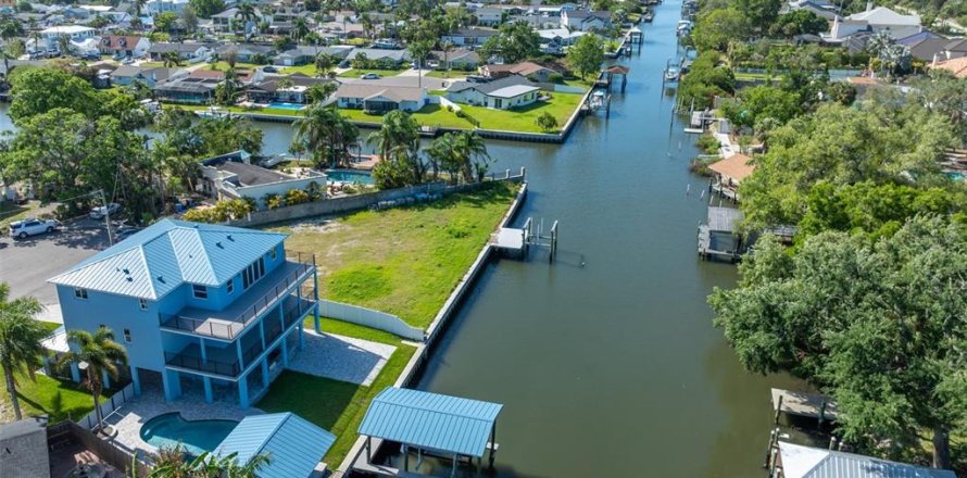 Villa ou maison à Tampa, Floride 4 chambres, 311.41 m2 № 2111766