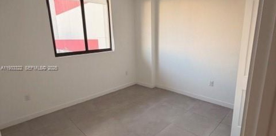 Дом в Майами, Флорида 1 спальня № 1991201