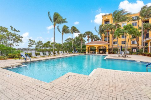Condo in Hypoluxo, Florida, 3 bedrooms № 2401230 - photo 13