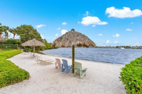 Condo in Hypoluxo, Florida, 3 bedrooms № 2401230 - photo 18