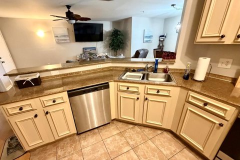 Condo in Hypoluxo, Florida, 3 bedrooms № 2401230 - photo 5