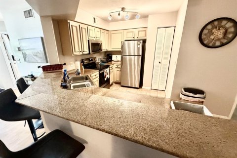 Condo in Hypoluxo, Florida, 3 bedrooms № 2401230 - photo 3