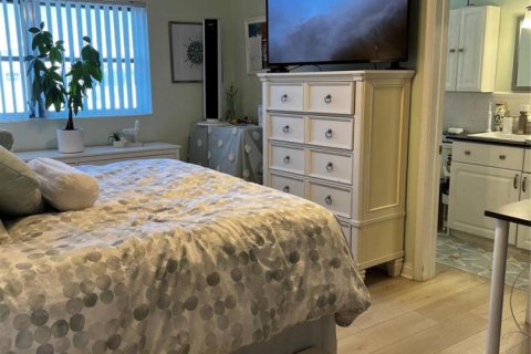 Condo in Lighthouse Point, Florida, 2 bedrooms № 2246202 - photo 12