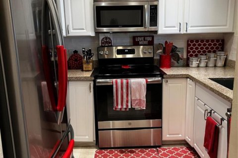 Condo in Lighthouse Point, Florida, 2 bedrooms № 2246202 - photo 8