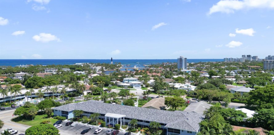 Condo in Lighthouse Point, Florida, 2 bedrooms № 2246202