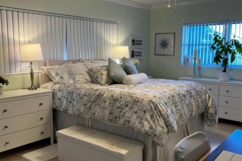 Condo in Lighthouse Point, Florida, 2 bedrooms № 2246202 - photo 11
