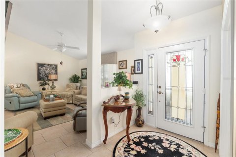 House in Summerfield, Florida 2 bedrooms, 126.25 sq.m. № 2100826 - photo 6