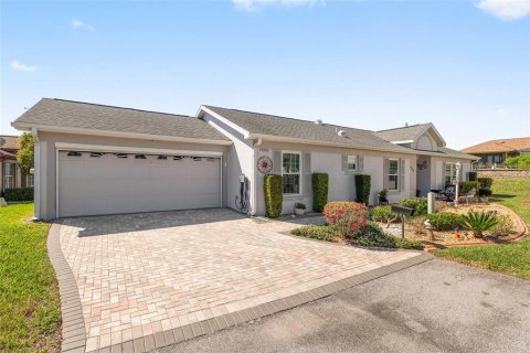 House in Summerfield, Florida 2 bedrooms, 126.25 sq.m. № 2100826