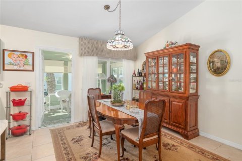 House in Summerfield, Florida 2 bedrooms, 126.25 sq.m. № 2100826 - photo 13