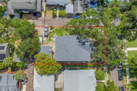 House in Saint Petersburg, Florida 5 bedrooms, 277.78 sq.m. № 1906366 - photo 7