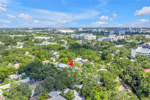 House in Saint Petersburg, Florida 5 bedrooms, 277.78 sq.m. № 1906366 - photo 6