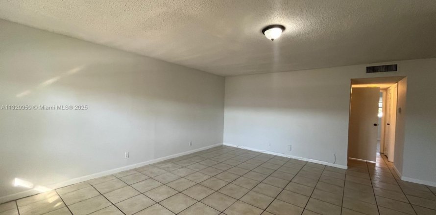 Condo à Lauderhill, Floride, 2 chambres  № 1975186