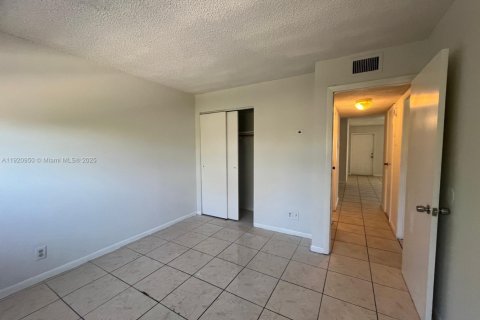 Copropriété à louer à Lauderhill, Floride: 2 chambres, 81.75 m2 № 1975186 - photo 13