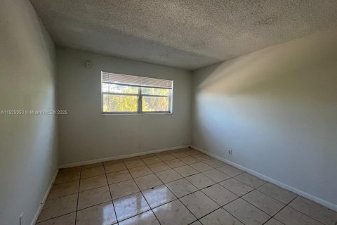 Copropriété à louer à Lauderhill, Floride: 2 chambres, 81.75 m2 № 1975186 - photo 12
