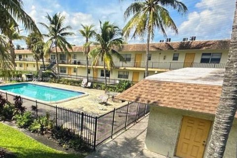 Copropriété à louer à Lauderhill, Floride: 2 chambres, 81.75 m2 № 1975186 - photo 15