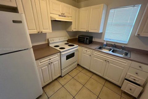 Copropriété à louer à Lauderhill, Floride: 2 chambres, 81.75 m2 № 1975186 - photo 5