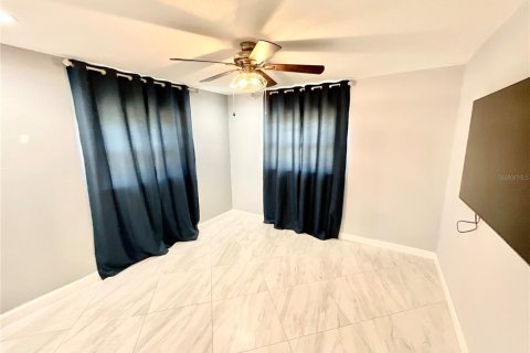 House in Palm Harbor, Florida 3 bedrooms, 140.84 sq.m. № 1901789 - photo 7