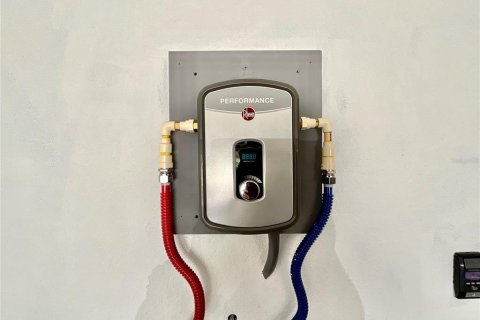 House in Palm Harbor, Florida 3 bedrooms, 140.84 sq.m. № 1901789 - photo 27