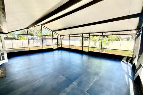 House in Palm Harbor, Florida 3 bedrooms, 140.84 sq.m. № 1901789 - photo 22