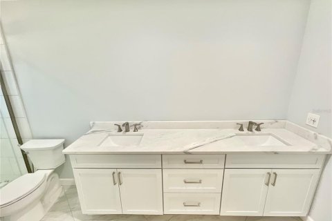 House in Palm Harbor, Florida 3 bedrooms, 140.84 sq.m. № 1901789 - photo 9