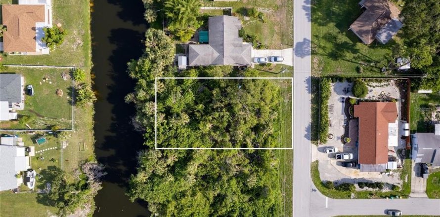 Land in Port Charlotte, Florida № 2164239