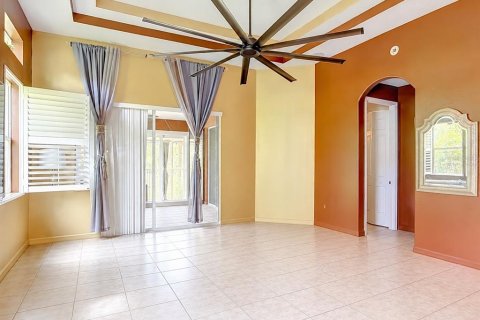 House in Palm Coast, Florida 3 bedrooms, 208.66 sq.m. № 2230649 - photo 17