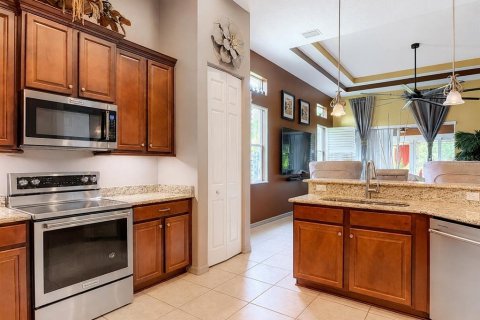 House in Palm Coast, Florida 3 bedrooms, 208.66 sq.m. № 2230649 - photo 16