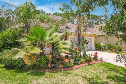 House in Palm Coast, Florida 3 bedrooms, 208.66 sq.m. № 2230649 - photo 2