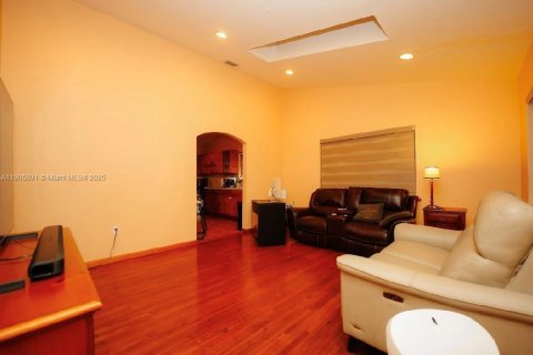 Villa ou maison à vendre à Homestead, Floride: 2 chambres, 86.21 m2 № 1956642 - photo 4