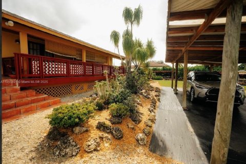 Villa ou maison à vendre à Homestead, Floride: 2 chambres, 86.21 m2 № 1956642 - photo 12