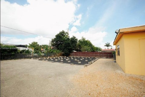 Villa ou maison à vendre à Homestead, Floride: 2 chambres, 86.21 m2 № 1956642 - photo 21