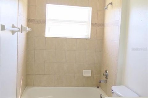 House in Kissimmee, Florida 4 bedrooms, 206.34 sq.m. № 2117246 - photo 25