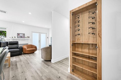 Villa ou maison à louer à Miami, Floride: 3 chambres, 131.74 m2 № 1983819 - photo 15