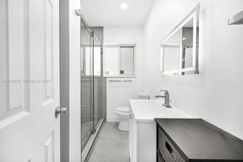 Villa ou maison à louer à Miami, Floride: 3 chambres, 131.74 m2 № 1983819 - photo 24