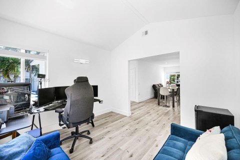 Villa ou maison à louer à Miami, Floride: 3 chambres, 131.74 m2 № 1983819 - photo 29