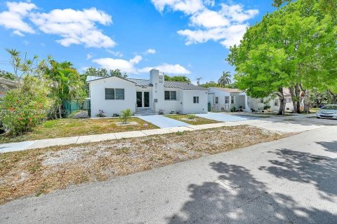 Villa ou maison à louer à Miami, Floride: 3 chambres, 131.74 m2 № 1983819 - photo 3