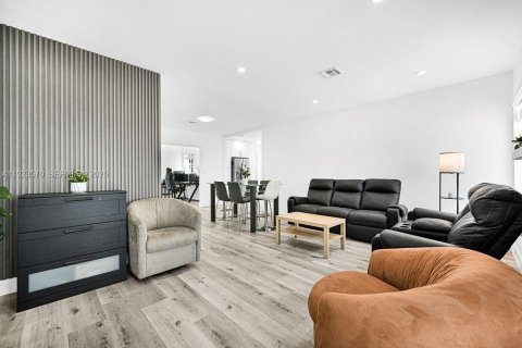 Villa ou maison à louer à Miami, Floride: 3 chambres, 131.74 m2 № 1983819 - photo 6