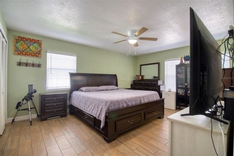 Casa en venta en Tampa, Florida, 4 dormitorios, 144.93 m2 № 1777974 - foto 15
