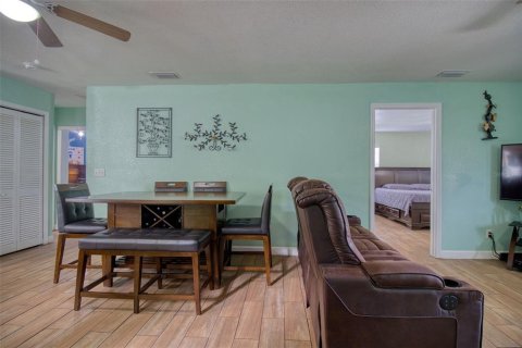 Casa en venta en Tampa, Florida, 4 dormitorios, 144.93 m2 № 1777974 - foto 12