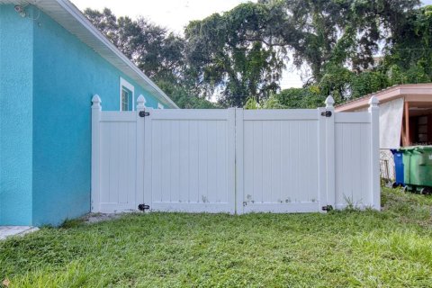 Casa en venta en Tampa, Florida, 4 dormitorios, 144.93 m2 № 1777974 - foto 30