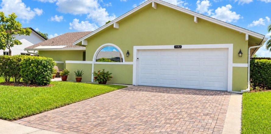 Casa en Lauderhill, Florida 3 dormitorios, 185.62 m2 № 2377291