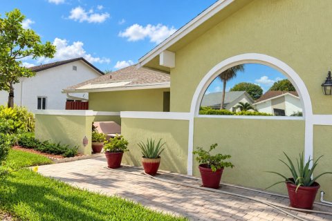 Casa en venta en Lauderhill, Florida, 3 dormitorios, 185.62 m2 № 2377291 - foto 2