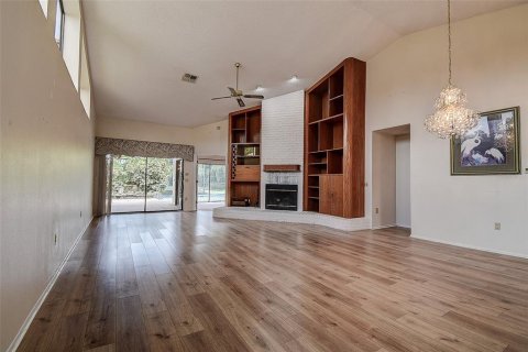 House in Palm Harbor, Florida 2 bedrooms, 151.52 sq.m. № 2416847 - photo 9