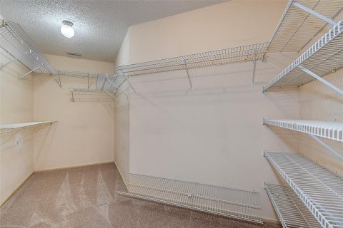 House in Palm Harbor, Florida 2 bedrooms, 151.52 sq.m. № 2416847 - photo 21