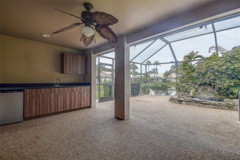 House in Palm Harbor, Florida 2 bedrooms, 151.52 sq.m. № 2416847 - photo 25