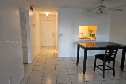 Снять в аренду кондоминиум в Лодерхилл, Флорида 2 спальни, 81.57м2, № 2036591 - фото 18